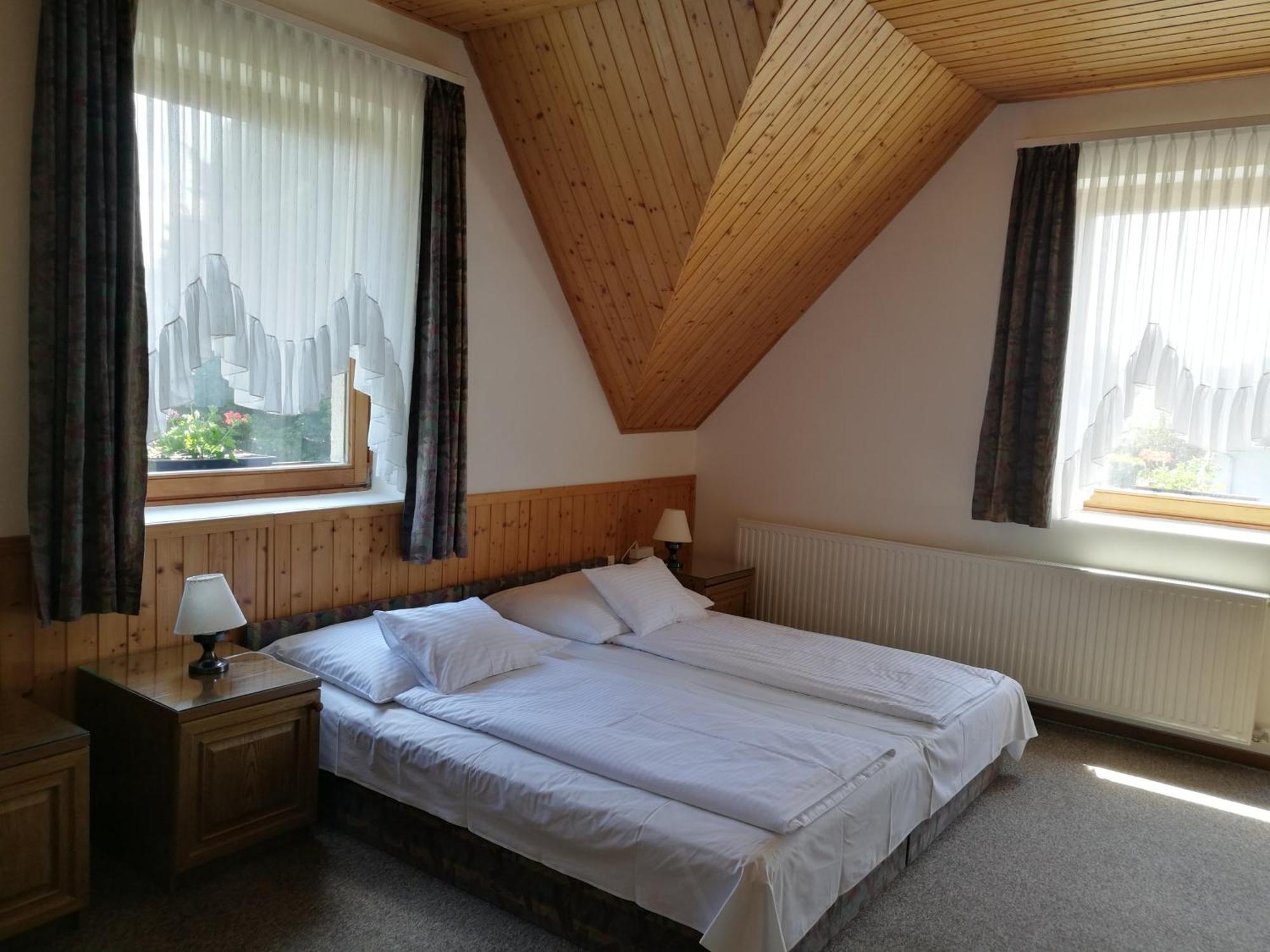 Gruendner Vendeghaz Bed & Breakfast Siofok Exterior photo